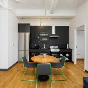 מלון דירות Placemakr Street