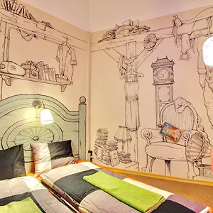 lavender-circus-hostel-doubles-ensuites.inbudapesthotels.com/
